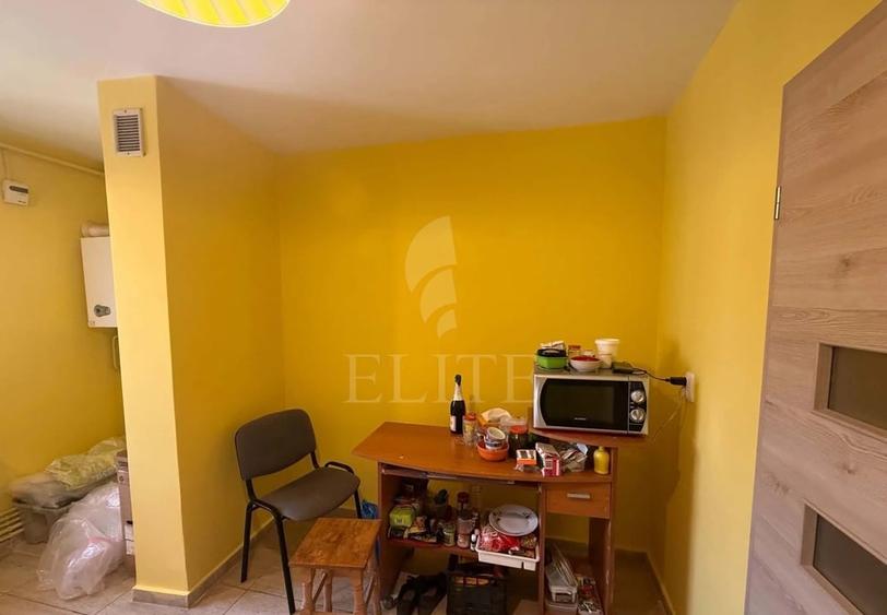 Apartament 3 camere în zona STRAZII BUCURESTI - 2