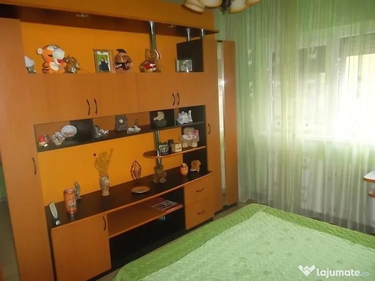 Apartament cu 2 camere decomandat în Piața Centrală