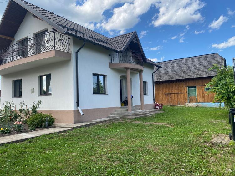 Casă cu 4 camere în Ilișești