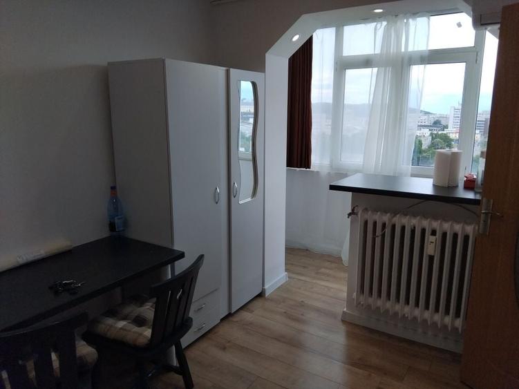 Garsonieră decomandată în Podu Roș