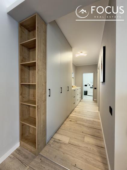 Apartament cu 3 camere semidecomandat, mobilat în Romană