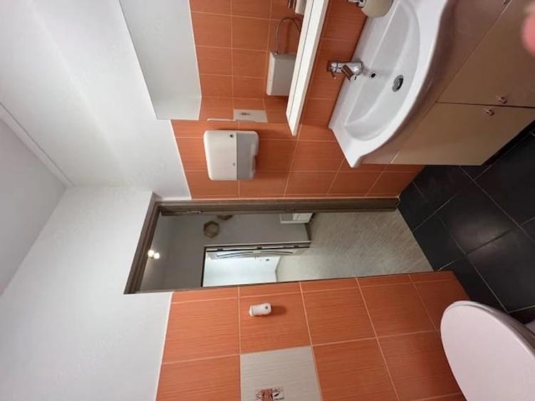 Spațiu comercial, de 45 mp, în Central