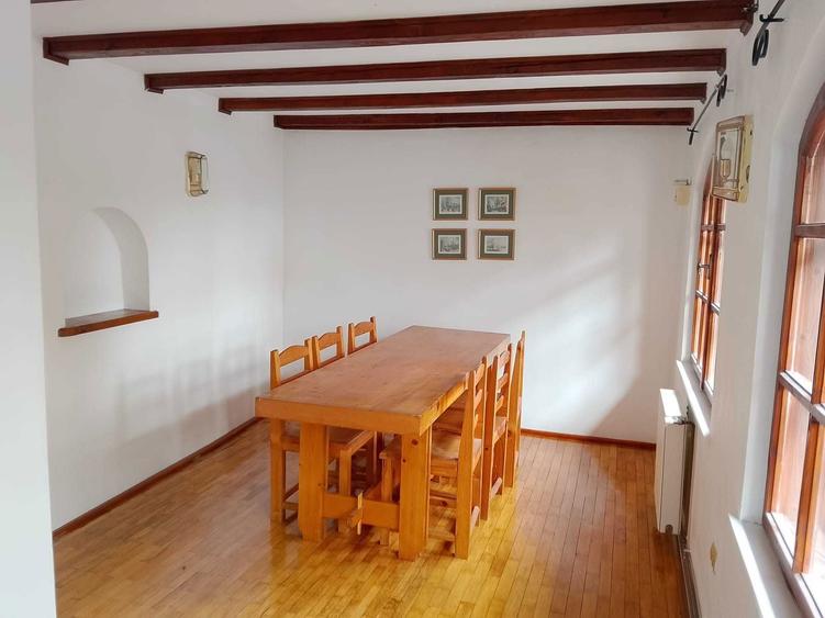 Casă cu 3 camere în Central