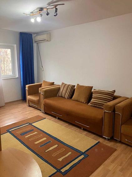 Apartament cu 2 camere decomandat în Republicii