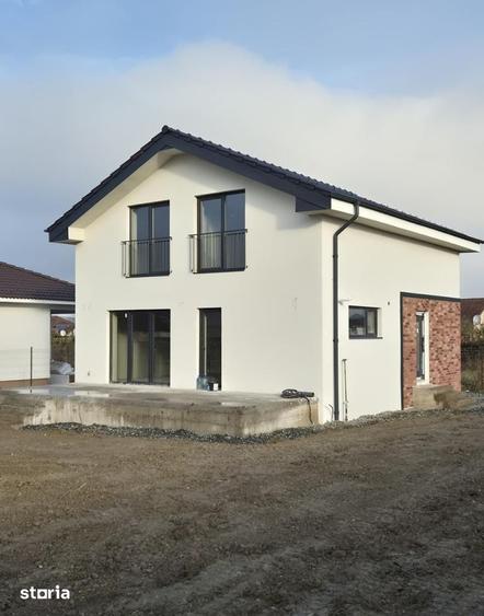 Casă cu 5 camere cu Teren 512 Mp în Jucu