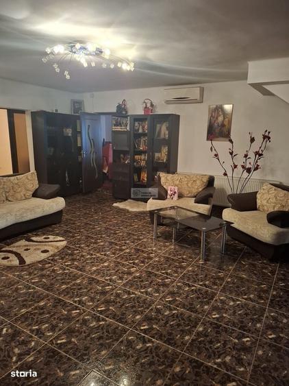 Casă cu 4 camere cu Teren 1000 Mp în Garoafa
