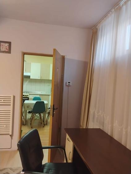Garsonieră decomandată în Central