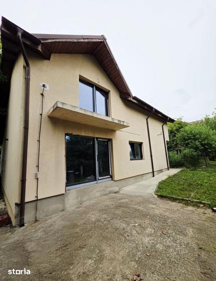 Casă cu 4 camere cu Teren 610 Mp în Bârnova