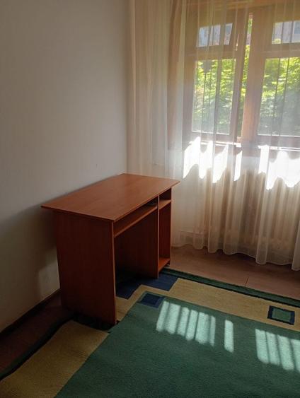 Garsonieră decomandată în Sud