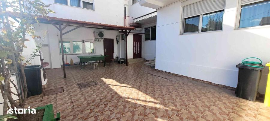 Casă cu 10 camere cu Teren 203 Mp în Rahova