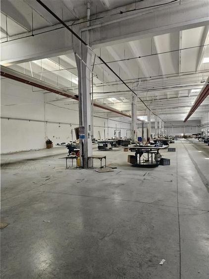 Spațiu industrial, de 3,300 mp, în Depozite
