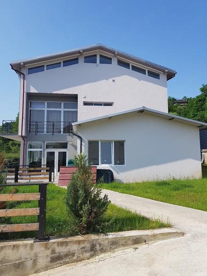 Casă cu Teren 650 Mp în Central