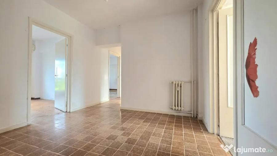 Apartament cu 4 camere decomandat în Unirii