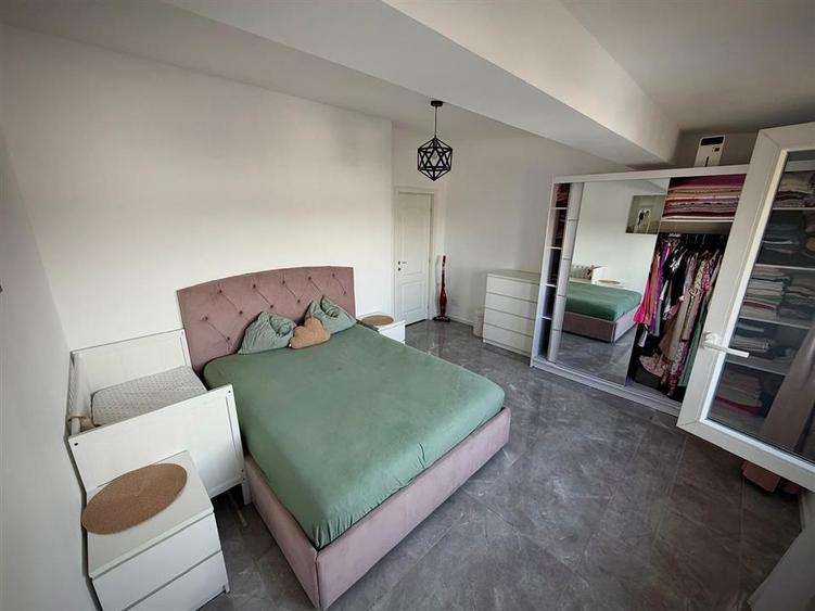 Apartament cu 2 camere decomandat, mobilat în Ipotești