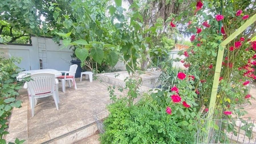 Casă individuală cu 10 camere cu Canalizare în Șura Mare
