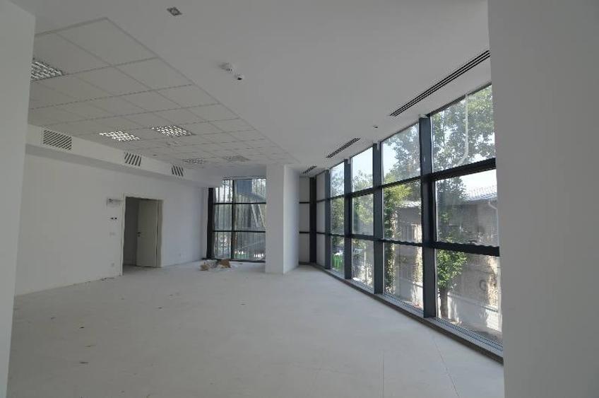 Birou, de 350 mp, în Muncii