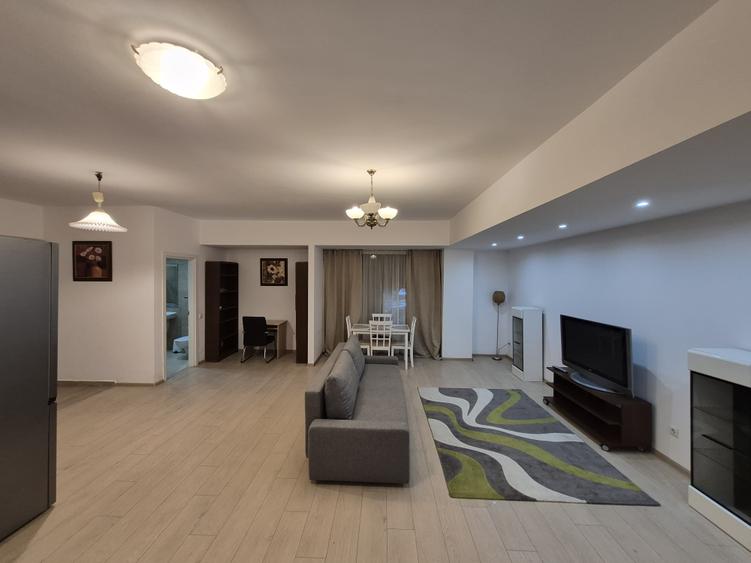 Apartament cu 2 camere semidecomandat în Băneasa