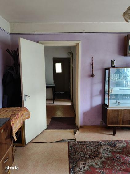 Apartament cu 3 camere semidecomandat în Micro 5