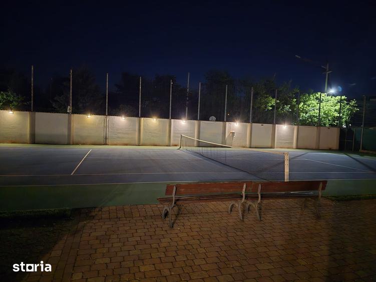 Casă cu Teren 3000 Mp în Central