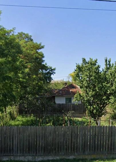 Casă cu Teren 1200 Mp în Central