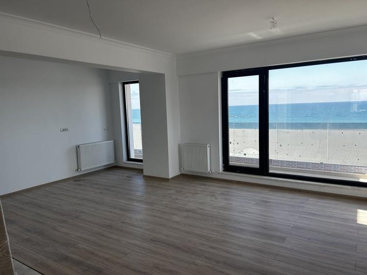 Penthouse cu 3 camere decomandat în Central