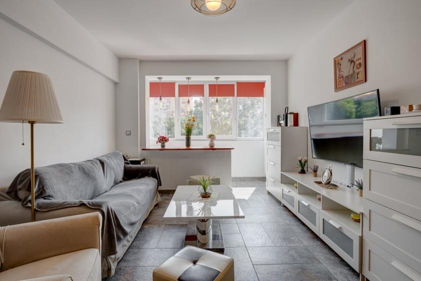 Apartament cu 2 camere semidecomandat, mobilat în Ștefan cel Mare