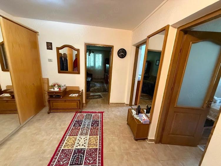 Apartament cu 3 camere decomandat în Central
