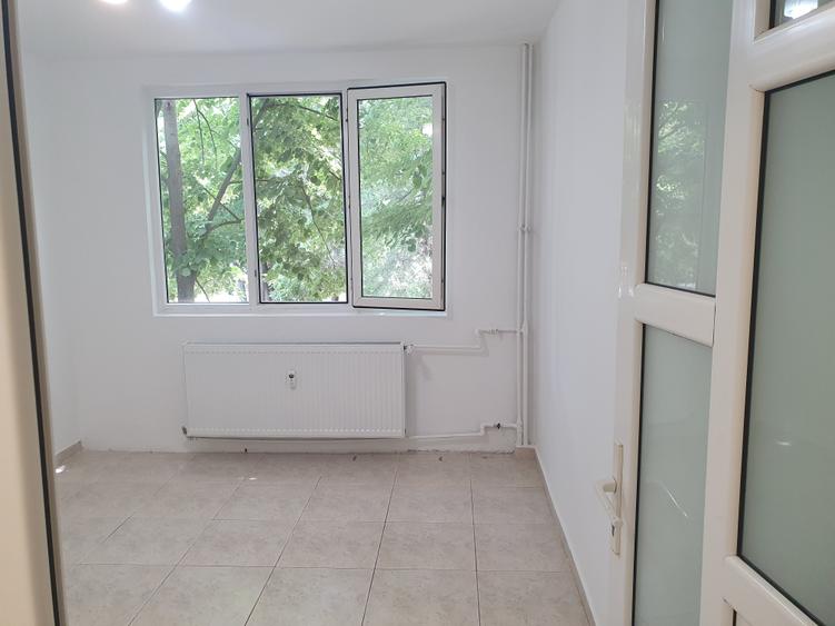 Apartament cu 2 camere decomandat în Drumul Taberei