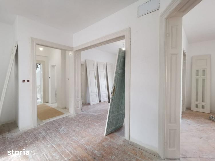 Casă cu Teren 350 Mp în Pantelimon