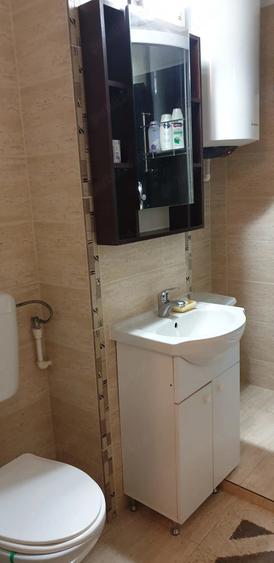 Apartament cu 3 camere decomandat, mobilat în Central