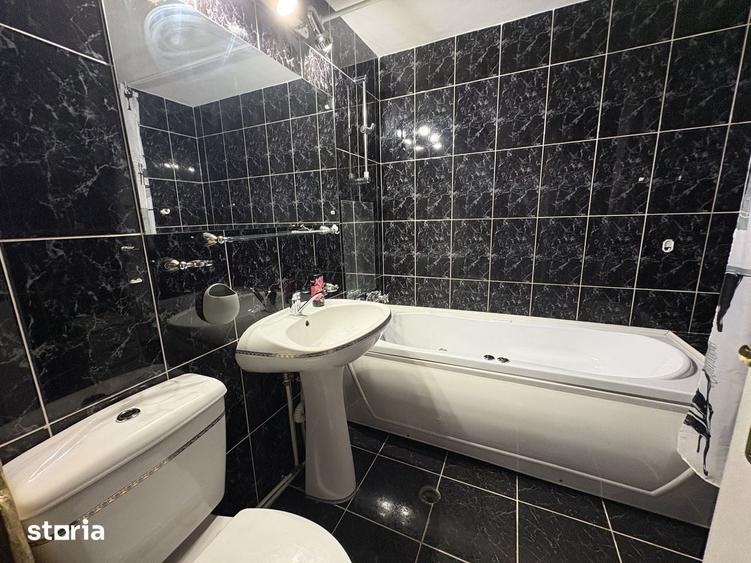 Apartament cu 3 camere decomandat în Nufărul