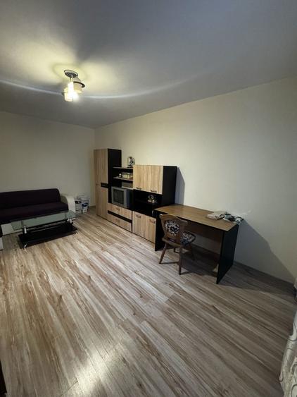 Apartament cu 2 camere decomandat în Domnești