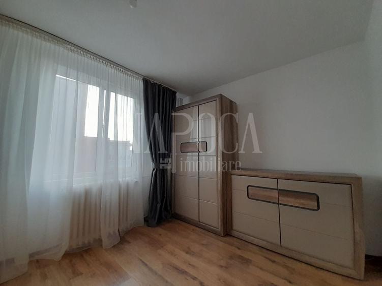 Apartament cu 3 camere semidecomandat în Decebal