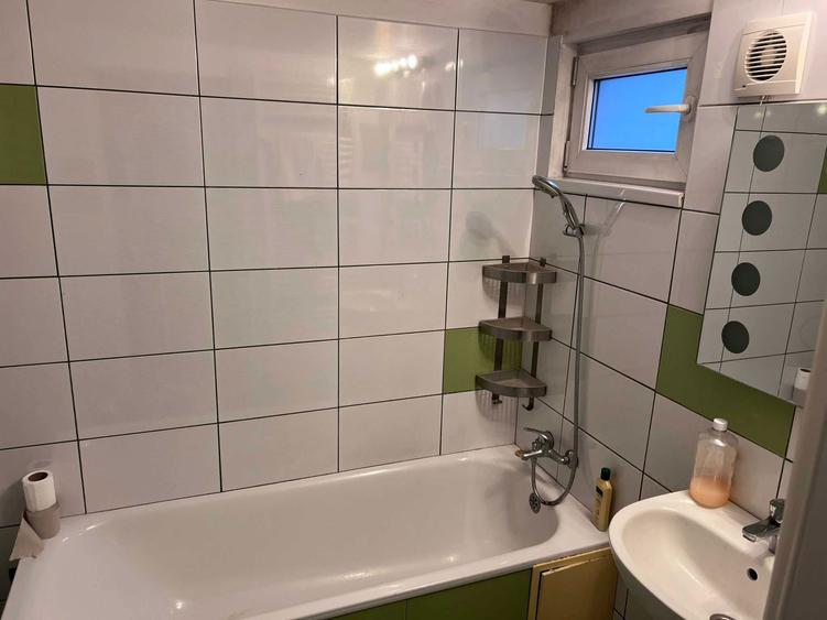Casă cu 3 camere în Rahova