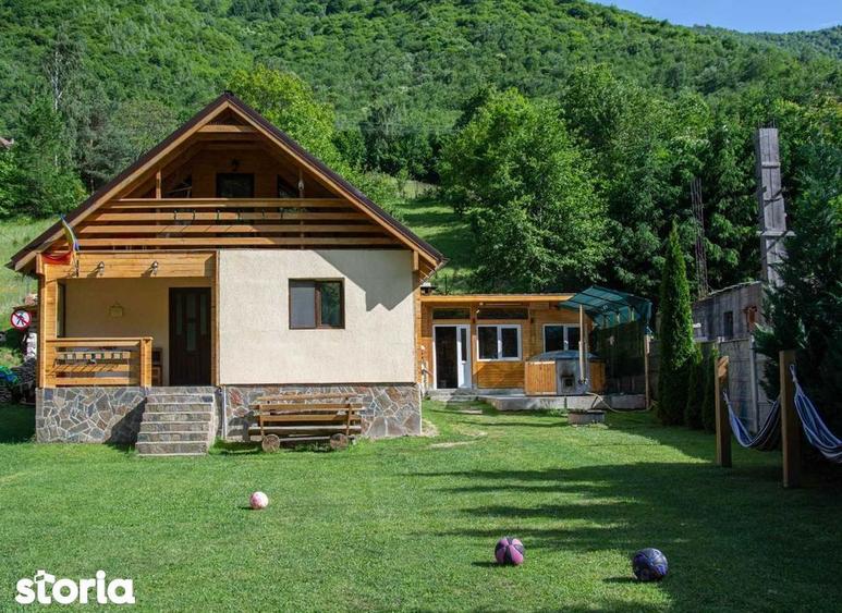 Casă cu 3 camere cu Canalizare în Gura Râului