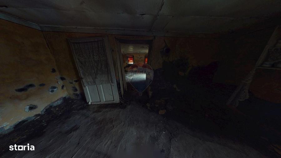 Casă cu 4 camere în Lovnic