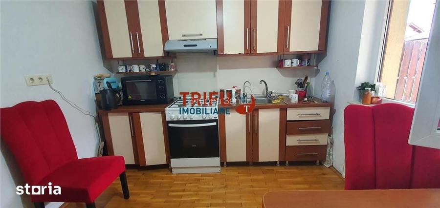 Casa de vanzare 5 camere zona Alba Micesti