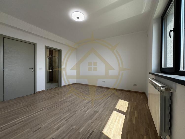 Casă cu 5 camere cu Teren 500 Mp în Dumbrăveni