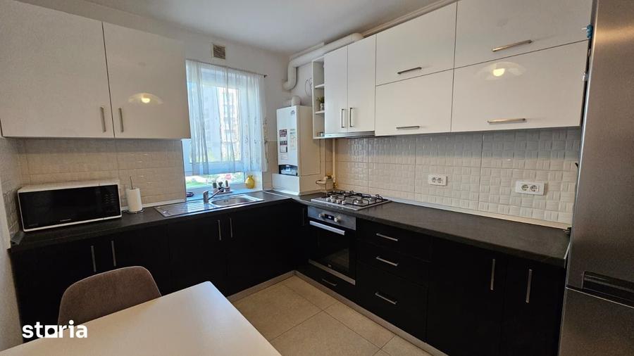 Apartament cu 2 camere decomandat în Tractorul