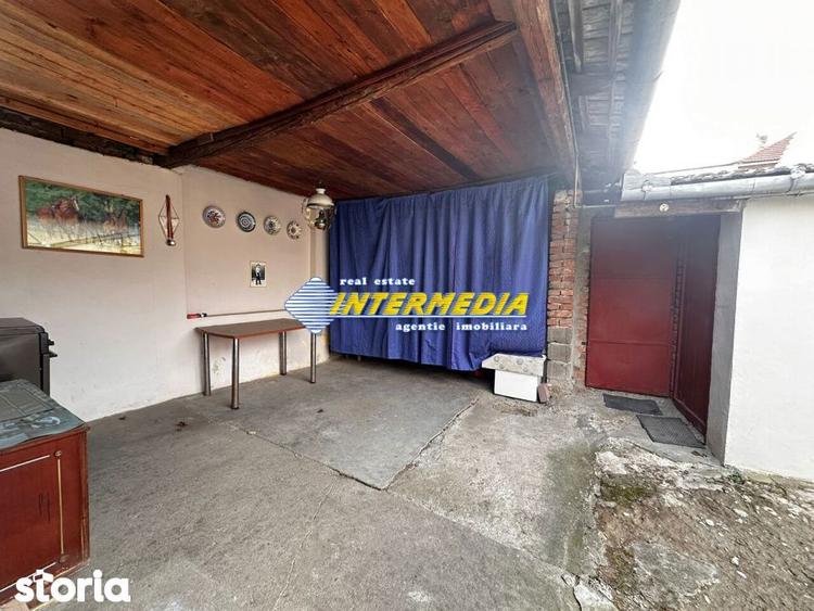 Casă cu 2 camere cu Teren 919 Mp în Cetate