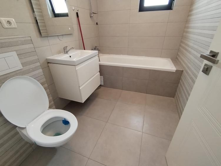 Apartament cu 2 camere decomandat în Giroc
