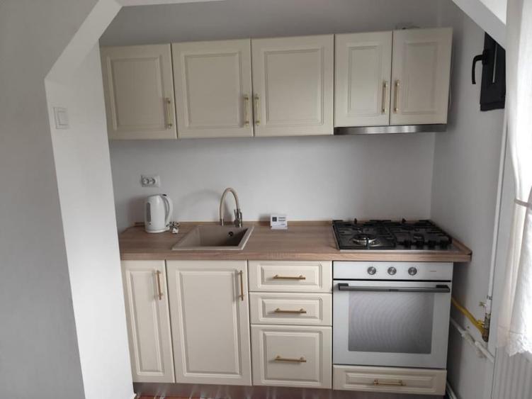 Apartament cu 2 camere decomandat în Poiana