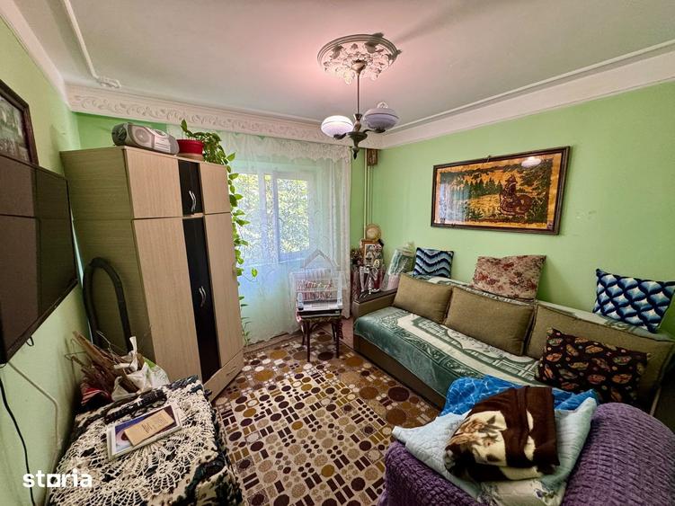 Apartament cu 2 camere decomandat în Podu Roș