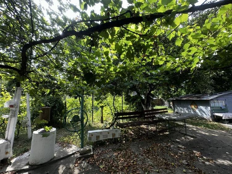 Casă cu 4 camere în Fruntești