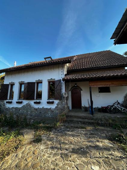 Casă cu 4 camere cu Teren 1500 Mp în Ciolpani