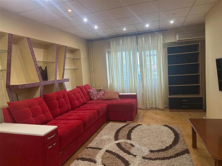 Apartament cu 4 camere decomandat, mobilat în Păcurari