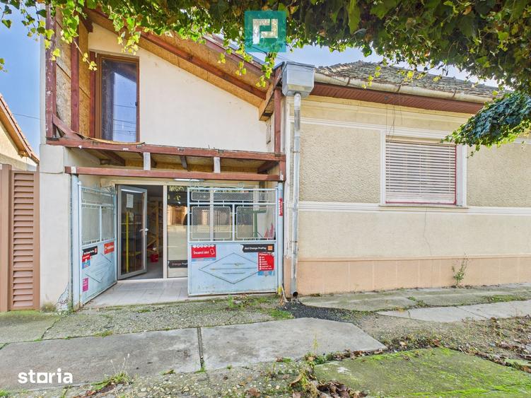 Casă cu 9 camere cu Teren 899 Mp în Ghioroc