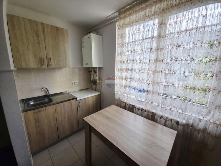 Apartament cu 2 camere decomandat, mobilat în Mărăței