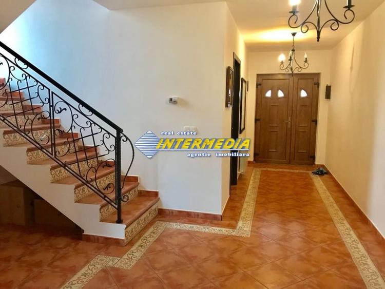 Casă individuală cu 5 camere cu Teren 550 Mp în Cetate