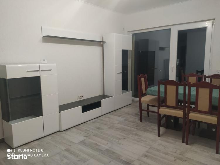 Apartament cu 3 camere decomandat în Podgoria